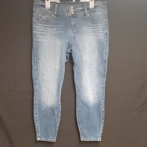 TORRID STRETCH CROPPED DENIM JEANS 3 BUTTON/ZIP UP FRONT WOMENS SIZE 16
